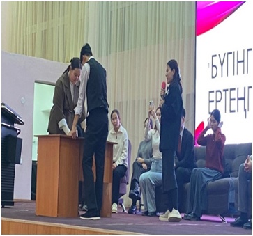 Студанттік өмірге қадам басқан түлектердің, бітіруші...